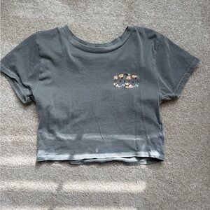 Gray women’s O’Neil cropped Tee